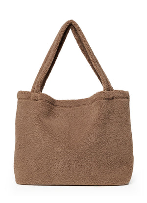 Studio Noos Teddy Mom Bag Braun – große Mom Bag im warmen Teddy-Stoff-Look mit langen Henkeln, Kinderwagen-Ringen und Reißverschluss – stilvoller Alltagsbegleiter.
