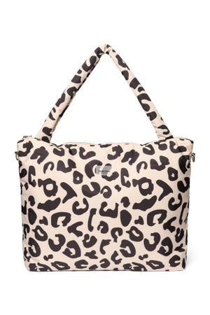 „Studio Noos Wickeltasche Puffy Holy Cow – gesteppte Mom Bag mit Kuhfleckenmuster“