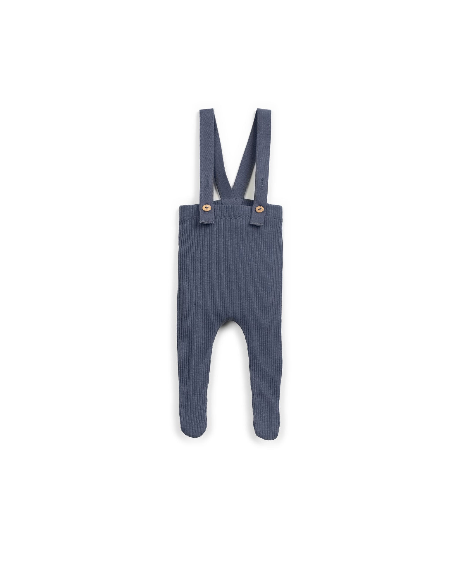 Gerippte Flamé-Leggings aus Bio-Baumwolle mit Trägern, integrierten Füßen und Kokosknopf-Frontöffnung, nachhaltig in Portugal gefertigt.