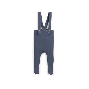 Gerippte Flamé-Leggings aus Bio-Baumwolle mit Trägern, integrierten Füßen und Kokosknopf-Frontöffnung, nachhaltig in Portugal gefertigt.