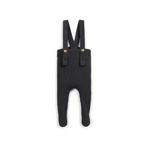 Gerippte Flamé-Leggings aus Bio-Baumwolle mit Trägern, integrierten Füßen und Kokosknopf-Frontöffnung, nachhaltig in Portugal gefertigt.