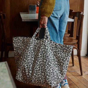 Sac Rose in April "Elisa" | Leo Gris