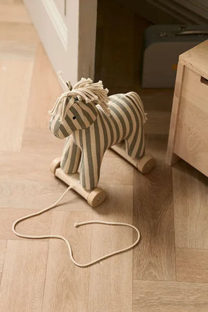 Kids Concept Nachziehtier Pferd Sam