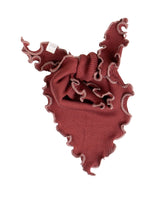„minimalisma Bandana-Lätzchen in Hibiscus – weiches Baby-Lätzchen aus Baumwolle-Seide in zartem Altrosa, auf weißem Hintergrund“