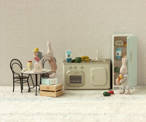 Maileg Esstisch-Set mit 2 Stühlen Miniature