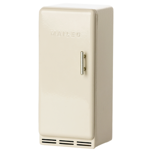 „Maileg Kühlschrank in Creme für Mäuse – Miniatur-Küchenschrank aus Metall im Retro-Stil“