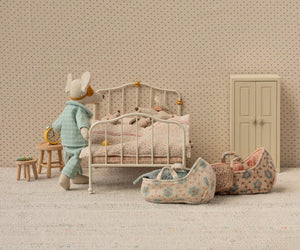 Maileg Vintage Bed Mouse | Off-White