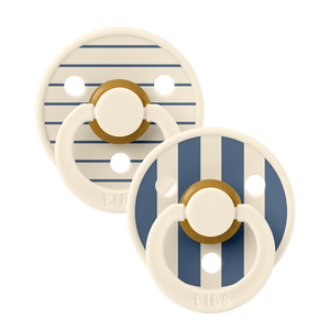 BIBS Studio Colour Schnuller 2-Pack in Pin Ivory Vanilla Mix mit rundem Latex-Sauger fuer Babys von 6–12 Monaten, BPA-frei und in Daenemark hergestellt.