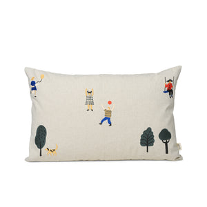 "ferm LIVING The Park Cushion Natural – Kindermotiv Stickerei auf Bio-Baumwolle"