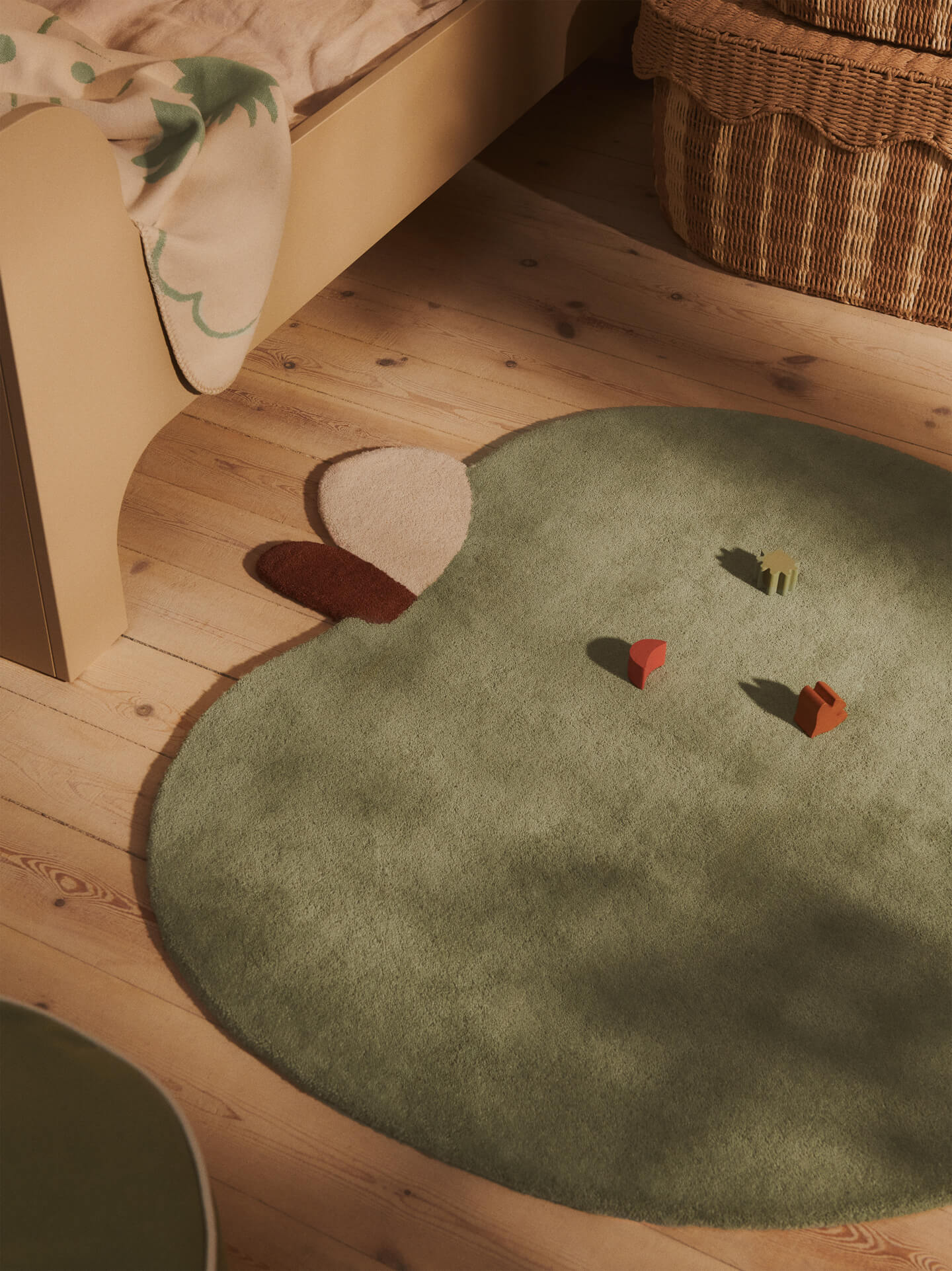 Ferm Living Getufteter Teppich Apfel | Tea Green