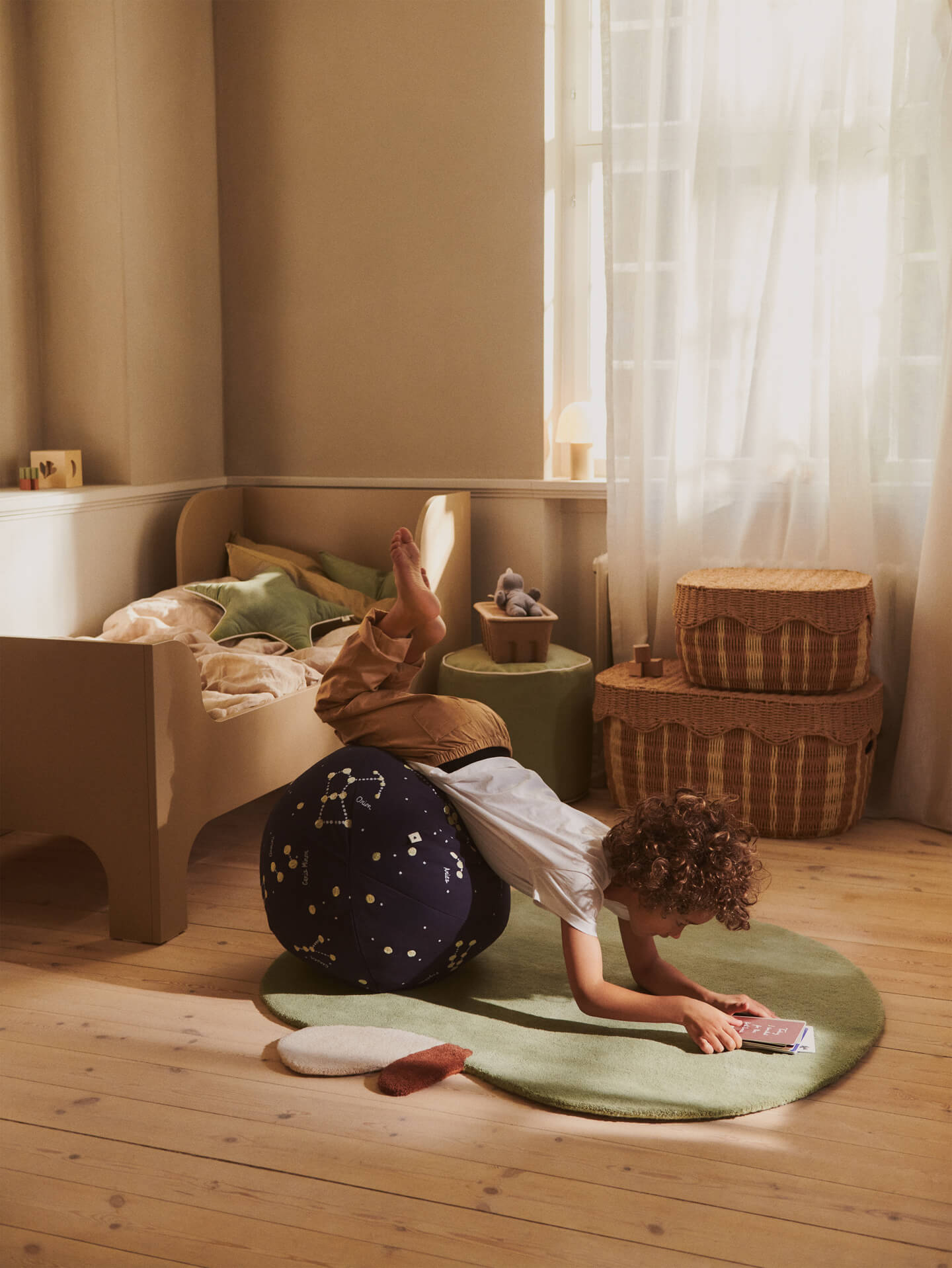 Ferm Living Getufteter Teppich Apfel | Tea Green