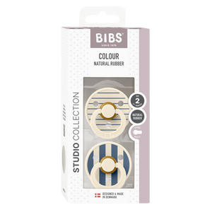 BIBS Studio Colour Schnuller 2-Pack in Pin Ivory Vanilla Mix mit rundem Latex-Sauger fuer Babys von 6–12 Monaten, BPA-frei und in Daenemark hergestellt.