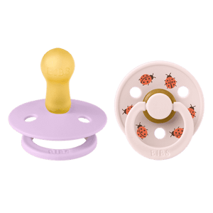 BIBS Studio Colour Ladybug 2er-Pack Schnuller Violet Sky Mix aus Naturlatex für Babys 6-12 Monate, BPA-frei, weiches Nippelgefühl, sanftes Schild-Design