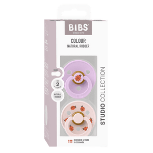 BIBS Studio Colour Ladybug 2er-Pack Schnuller Violet Sky Mix aus Naturlatex für Babys 6-12 Monate, BPA-frei, weiches Nippelgefühl, sanftes Schild-Design