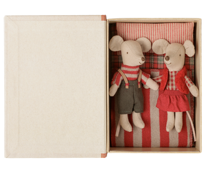 Maileg Weihnachtsmäuse Zwillinge im Buch – Kleine Schwester & Bruder
