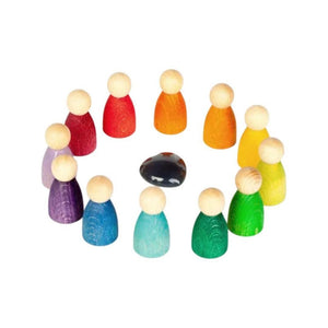 „Grapat 12 Nins® Holzfiguren in Regenbogenfarben“