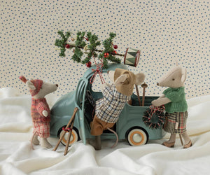 Maileg Oma Maus "Grandma Mouse" mit Strickbluse und Rock