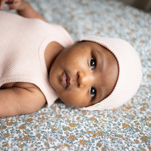 Minimalisma Bambi Beanie Seide Baumwolle in Sweet Rose – Detailansicht 3