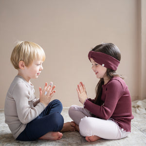 Minimalisma Stirnband Merino Alba in Bordeaux – Detailansicht 2