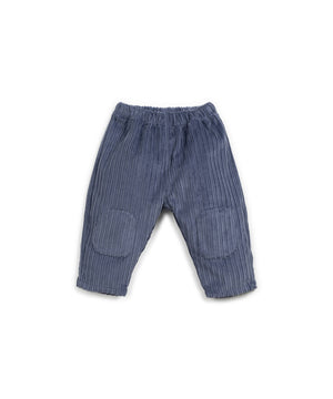 Cordhose in Dunkelblau mit elastischem Bund und Kniepatch-Detail, hergestellt in Portugal.