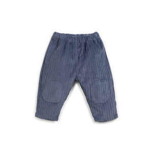 Cordhose in Dunkelblau mit elastischem Bund und Kniepatch-Detail, hergestellt in Portugal.