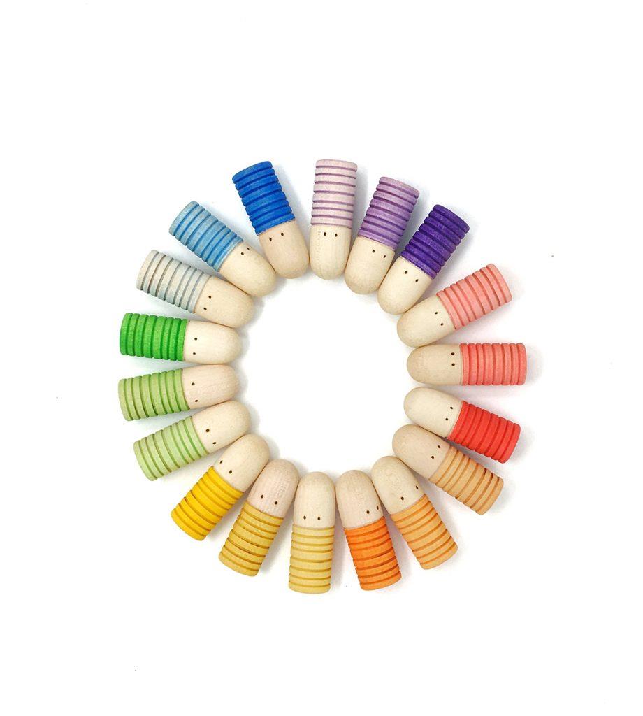  „Grapat Brots Holzfiguren im Regenbogen-Design“
