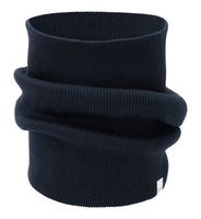 „Loop-Schal ‚Birk‘ von minimalisma in Dark Blue – weicher Schlauchschal aus Seide-Baumwolle für Kinder, flach liegend auf hellem Hintergrund“