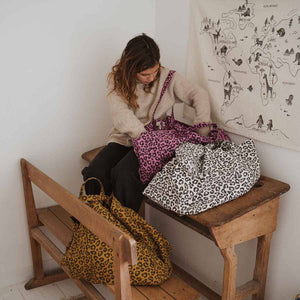Sac Rose in April "Elisa" | Leo Gris