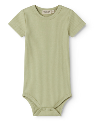 Baby-Body von MarMar Copenhagen, Plain Body SS Dried Bay, kurzärmlig, weich & bequem, ideal für warme Tage