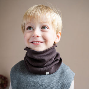 Minimalisma Loop-Schal Merino "Argir" in Dark Chocolate – Detailansicht 2