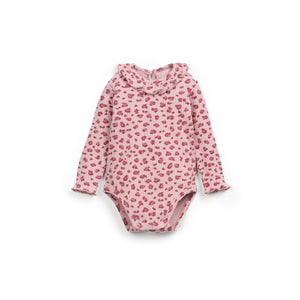 Langarm-Body in Rosa aus Jersey mit Kragendetail, Tier-Print und nickelfreien Druckknöpfen im Schritt, hergestellt in Portugal.