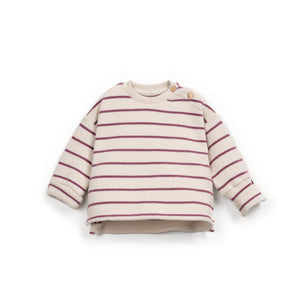 Sweatshirt in Dunkelrosa mit Rundhalsausschnitt, Rüschen-Detail an den Ärmeln und Schulteröffnung mit Kokosknöpfen, gefertigt in Portugal