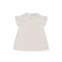 Donsje Flien Kleid in Birch Melange aus Viskose & Leinen. Leichtes, bequemes Kinderkleid mit verspieltem Schnitt – ideal für Alltag & besondere Anlässe.