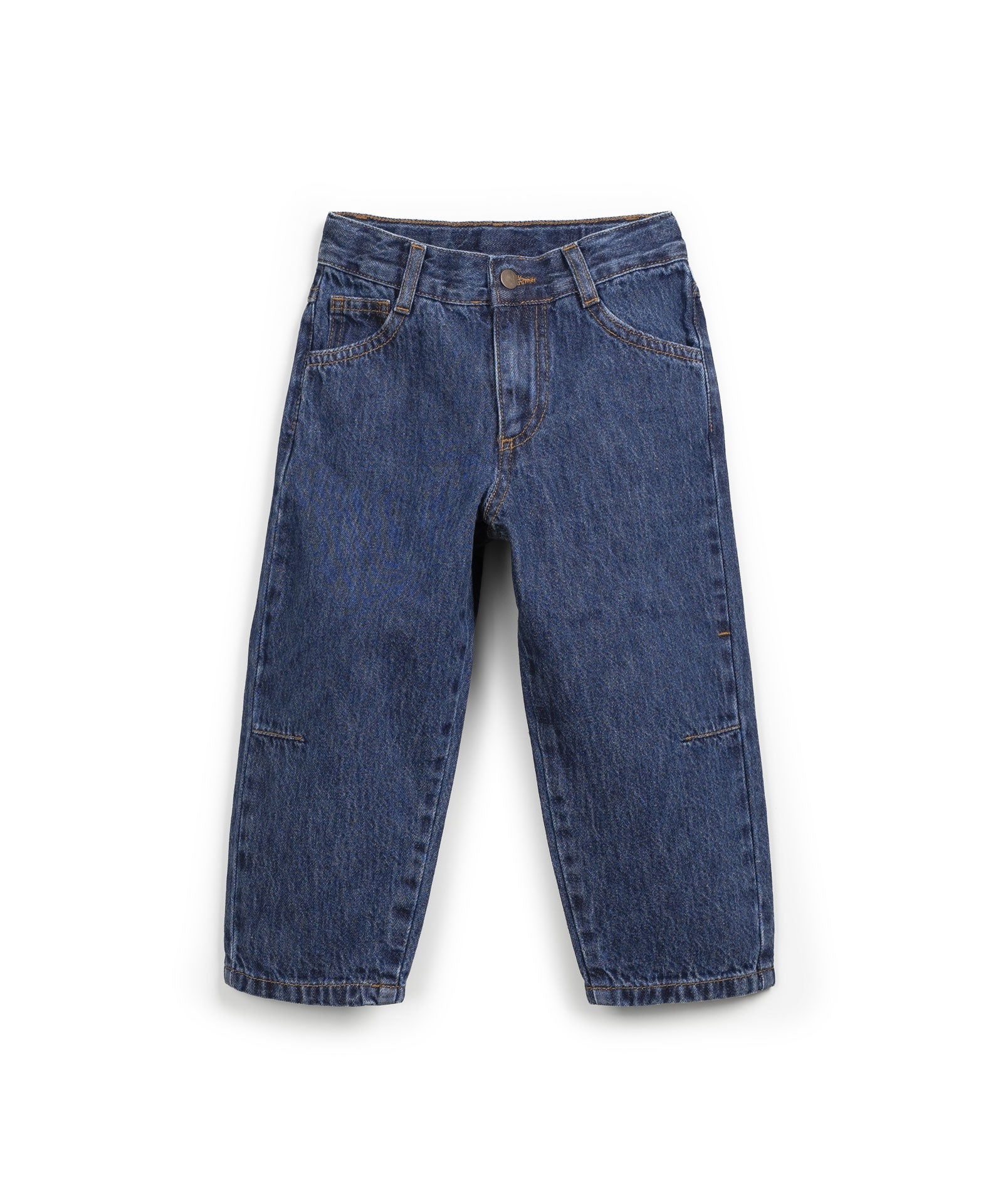 Klassische Jeanshose in Denim mit geradem Schnitt, fünf Taschen, Gürtelschlaufen und Kokosknopf-Verschluss, hergestellt in Portugal