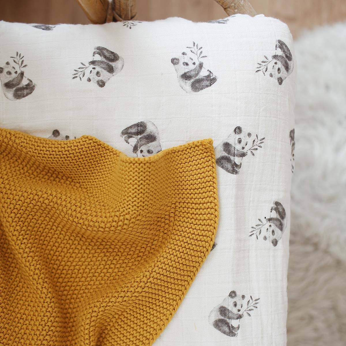 Rose in April Muslin "Bianca" Panda "Natur