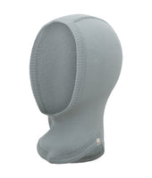 „minimalisma Sturmhaube ‚Alephant in Arctic Mist – Kinder-Balaclava aus Merinowolle, flach liegend auf hellem Hintergrund“
