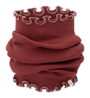 „minimalisma Loop-Schal ‚Birkin‘ in Hibiscus – Kinder-Schlauchschal aus Seide-Baumwolle, weich und nahtlos gestrickt, flach liegend auf hellem Hintergrund“