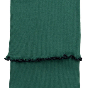 „minimalisma Loop-Schal ‚Birkin‘ in Emerald (Dark Blue) – Kinder-Schlauchschal aus Seide-Baumwolle, weich und nahtlos gestrickt, flach liegend auf hellem Hintergrund“