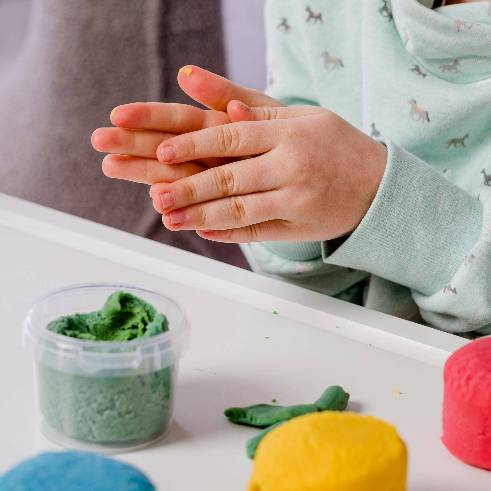 Neongrün Bio-Knete vegan 4er Set "Yuki"