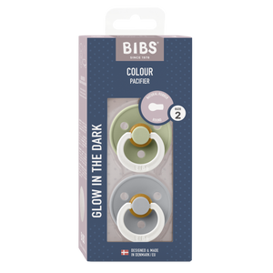 BIBS Colour 2er Pack 6–12 Monate Sage GLOW / Cloud GLOW – runder Latex-Schnuller mit sanftem Schild und leuchtendem Glow-in-the-Dark Effekt.