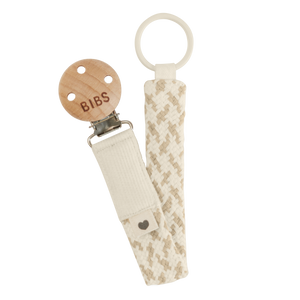 BIBS Pacifier Clip Braided Ivory/Vanilla – geflochtene Schnullerkette aus Bio-Baumwolle mit nickelfreiem Metallclip und Holzdetails.