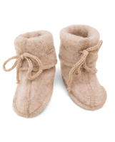 „Engel Baby-Schühchen mit Bändel aus Wollfleece in Sand Melange – kuschelige Babyschuhe aus Bio-Merinowolle, nachhaltig hergestellt in Deutschland“