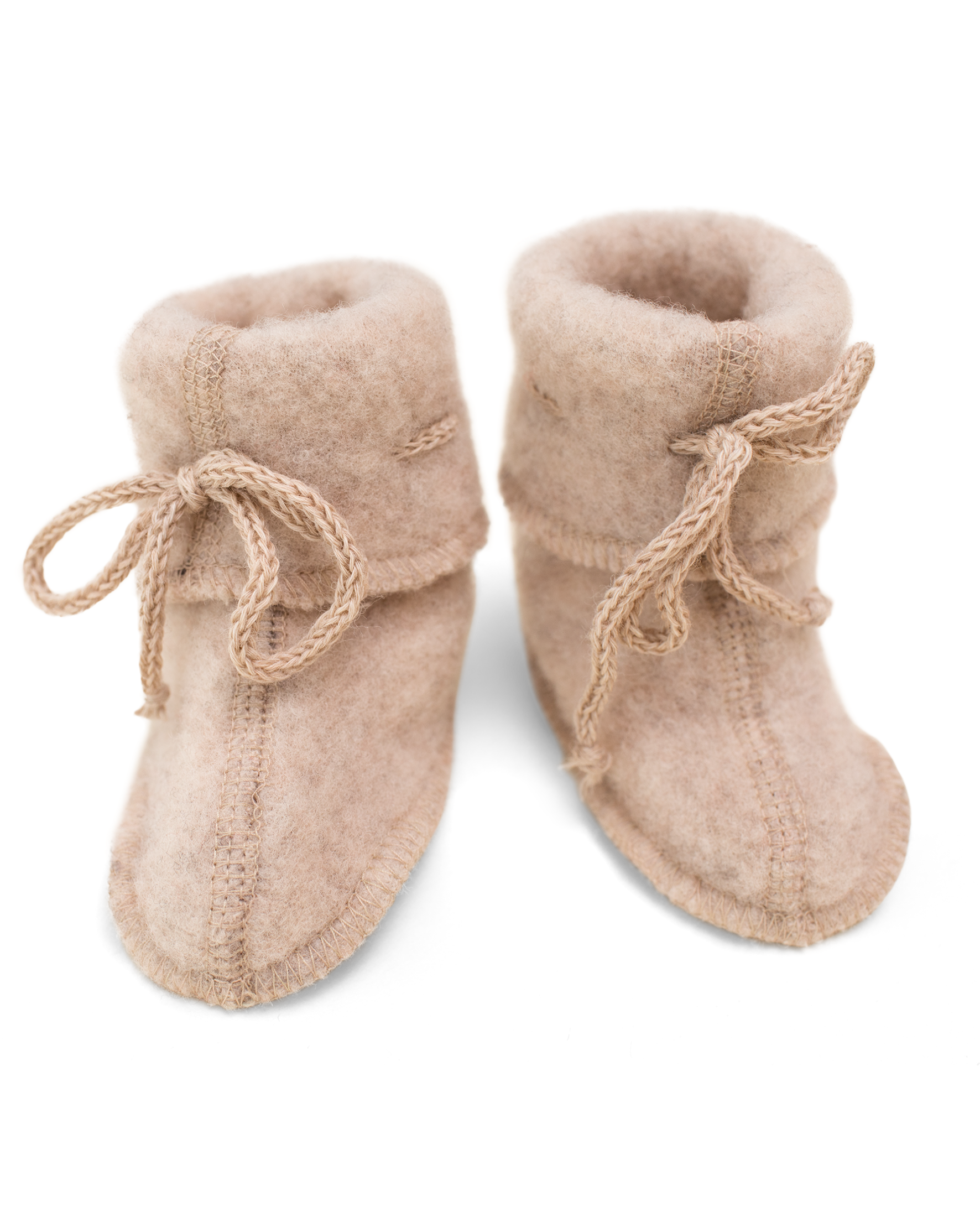 „Engel Baby-Schühchen mit Bändel aus Wollfleece in Sand Melange – kuschelige Babyschuhe aus Bio-Merinowolle, nachhaltig hergestellt in Deutschland“