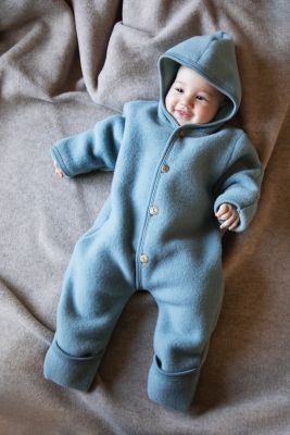Engel Baby-Kapuzenoverall, mit Knöpfen und Arm- & Beinumschlag, Wolle in Bergblau Melange – Detailansicht 2