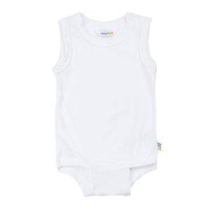 Joha ärmelloser Body aus weisser Bio-Bambusfaser – weich, leicht, dehnbar und hautfreundlich, ideal für Babys im Sommer.