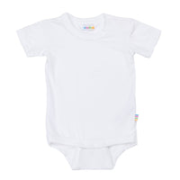 Joha Kurzarm-Babybody aus Bio-Bambus in Weiss – weicher, atmungsaktiver Body für Babys mit sensibler Haut.