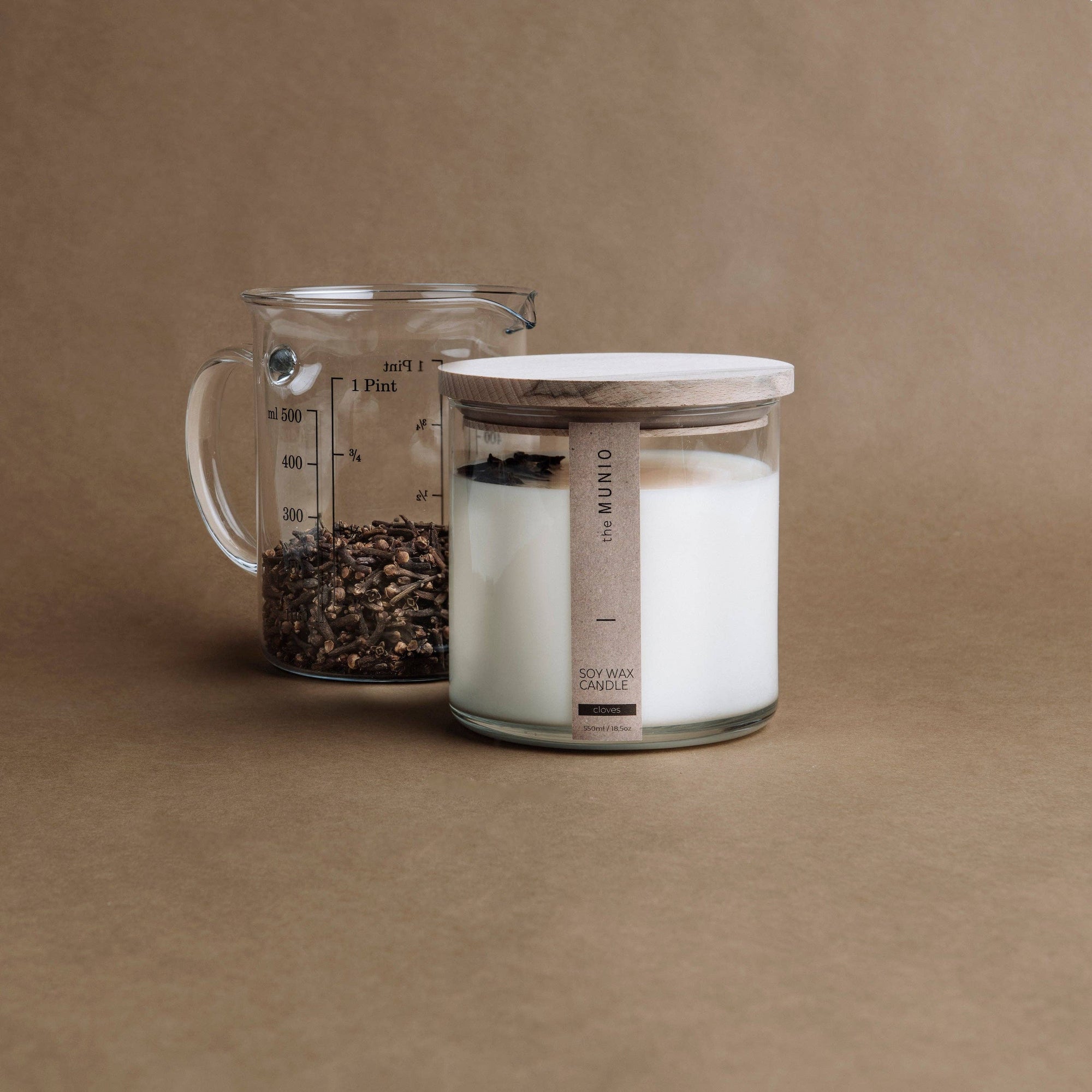 the Munio Sojawachs Duftkeze im Glas - Nelken & Orange