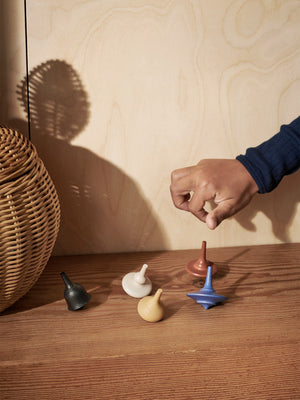 Ferm Living Spin Tops - Set aus 5 Kreiseln | Multi