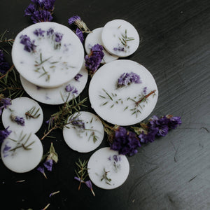 the Munio Mini Sojawachs Duftwachs Scheiben -Juniper & Limonium