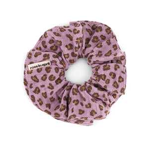 Rose in April Scrunchie "Leopard Flieder"